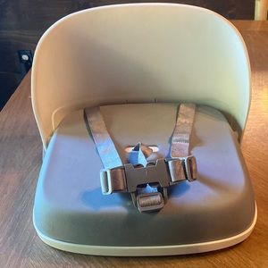 OXO Tot Perch Booster Seat gray